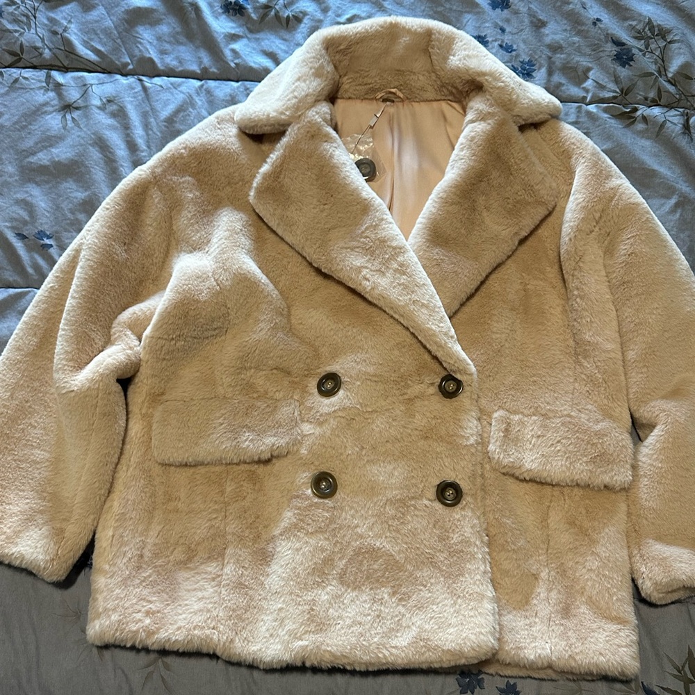 Free People faux fur coat Size M